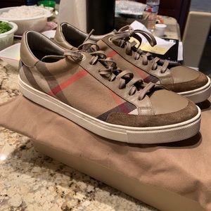 AUTHENTIC Burberry Sneakers